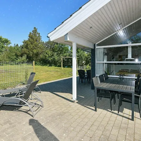 Three-bedroom Holiday In 8 Dom wakacyjny Oksbøl