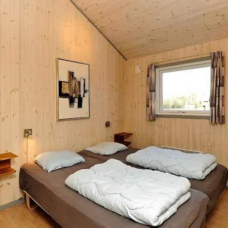 Three-bedroom Holiday In 8 Oksbøl