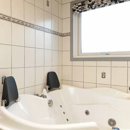 Three-bedroom Holiday In 8 Dom wakacyjny *