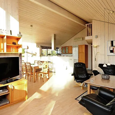 Three-bedroom Holiday In 8 Dom wakacyjny *
